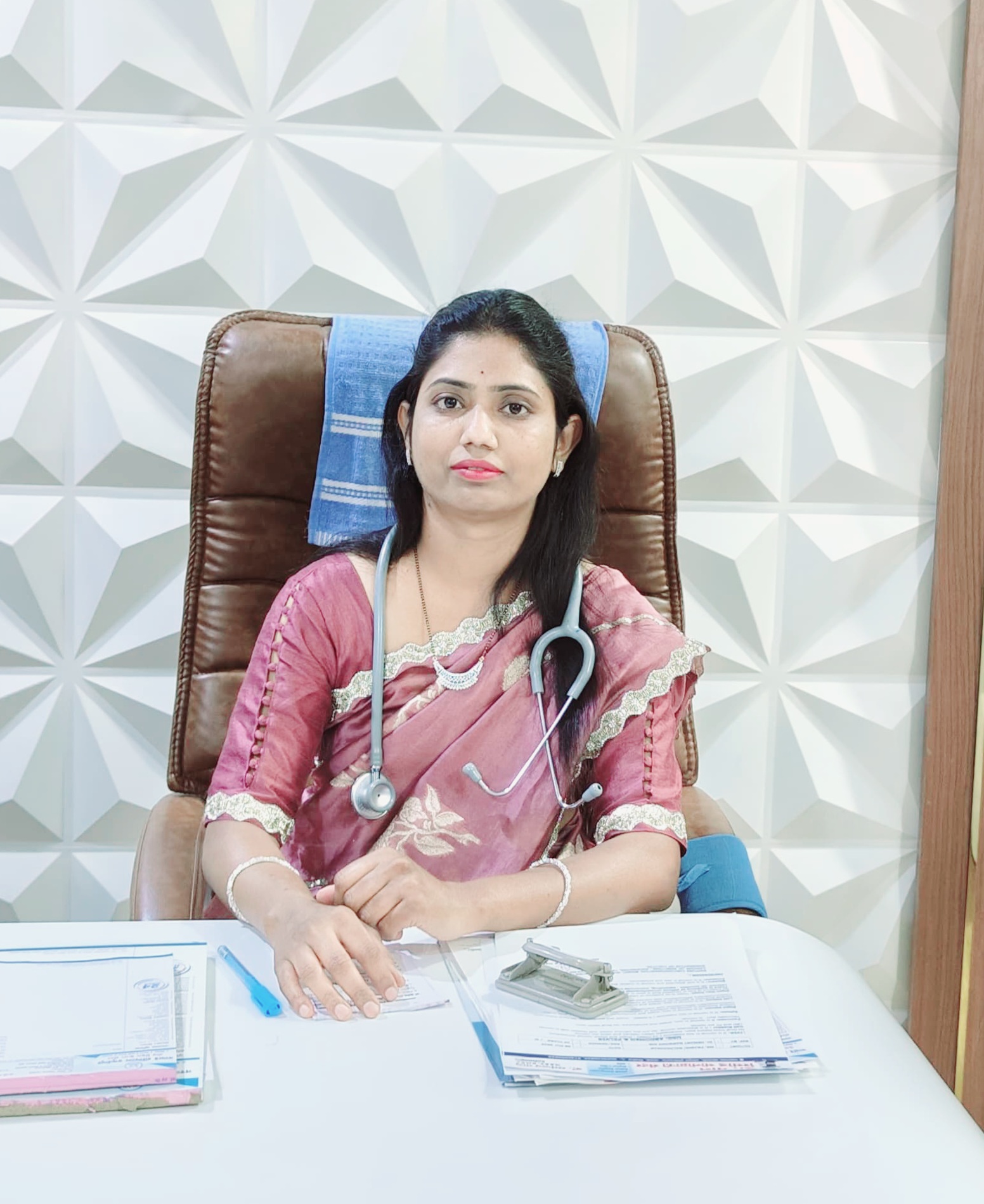 नरवाडे हॉस्पिटल प्रसुतीगृह ॲन्ड स्किन केअर सेंटर