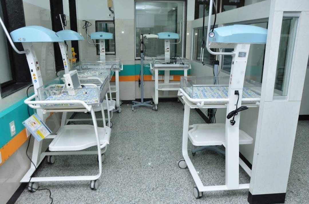 PEDIATRIC INTENSIVE CARE UNIT