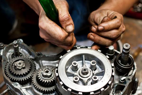 AUTO TRANSMISSION REPAIR